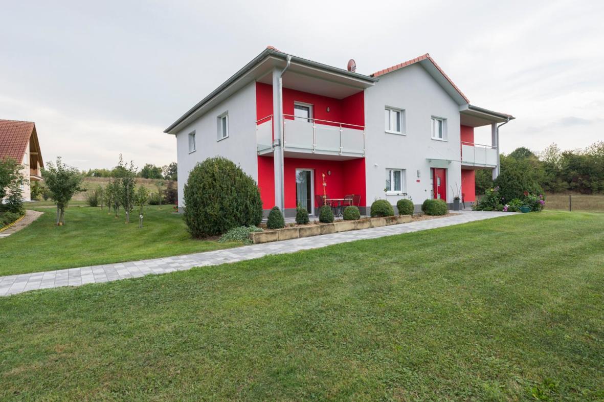 Hofmann'S Apartements & Ferienwohnungen Обердакштеттен Экстерьер фото
