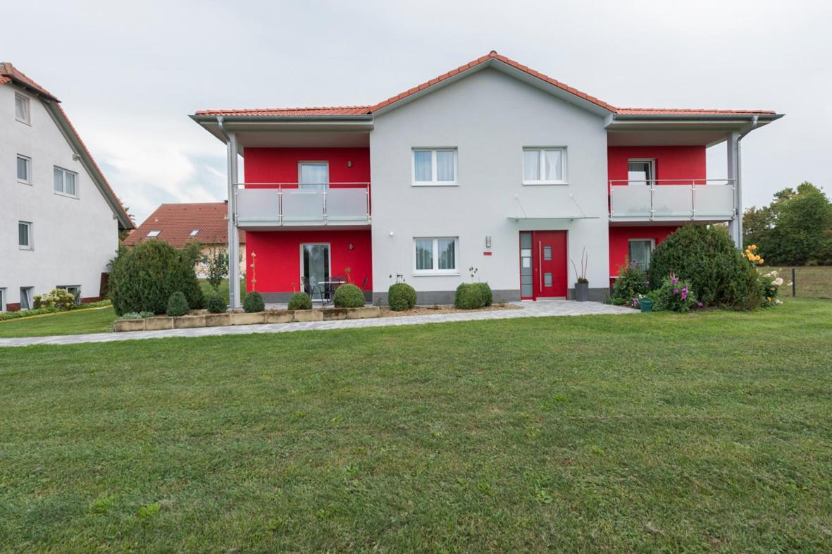 Hofmann'S Apartements & Ferienwohnungen Обердакштеттен Экстерьер фото